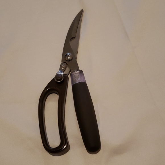 Scissor - Picture 1 of 16